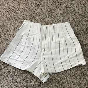 Forever 21 Women short casual lightweight stripped shorts sz XS